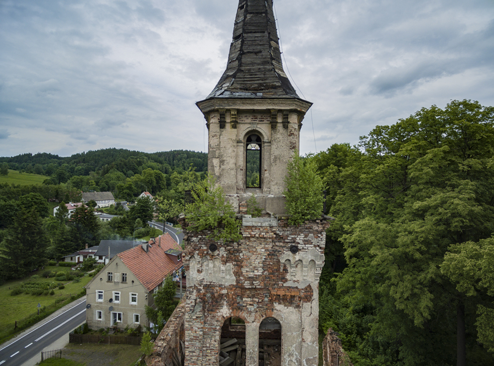 Ruiny kościoła, Unisław Śląski. 2014 r.