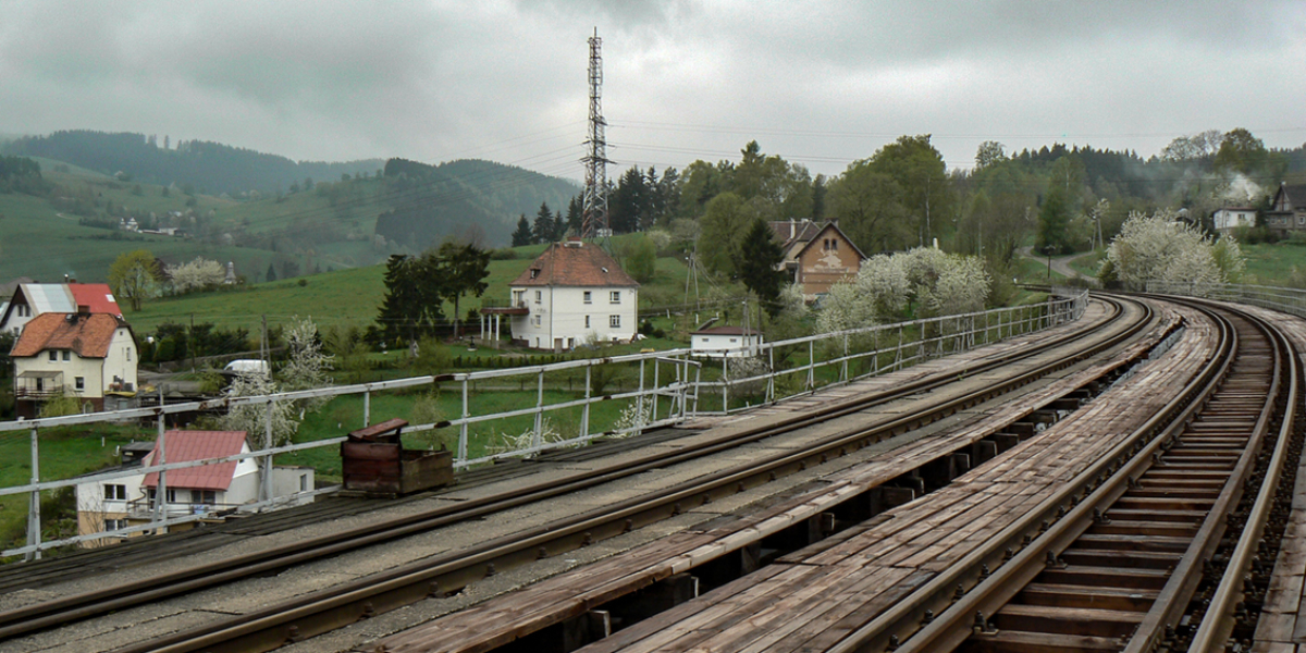 Wiadukt i stacja kolejowa, Ludwikowice Kłodzkie. 2010 r.